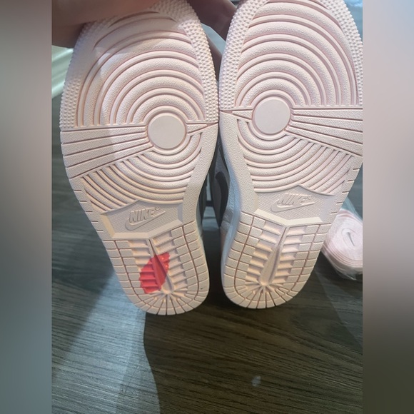 NWT NIKE AIR JORDAN 1 RETRO HIGH "ATMOSPHERE (W) - Picture 7 of 16